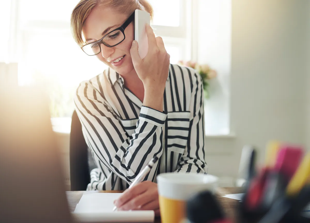 Mujer profesional trabajando